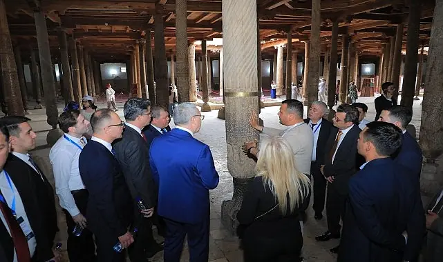 Ege Üniversitesi Heyeti, Özbekistan’da Türk Devletleri Kültür Forumu’na katıldı