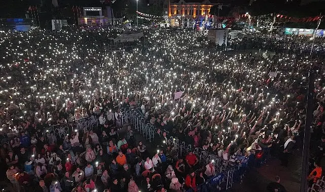Uluslararası Manisa Mesir Macunu Festivali’nde Kenan Doğulu Coşkusu