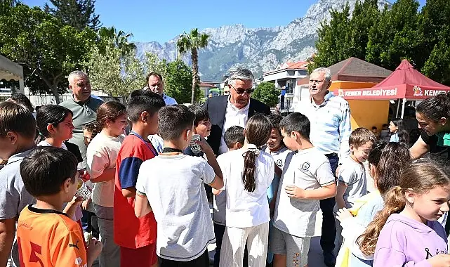 Başkan Topaloğlu kermese katıldı