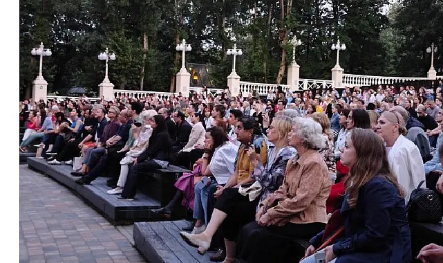 Kocaeli Şehir Tiyatroları, Dünya sahnesinde