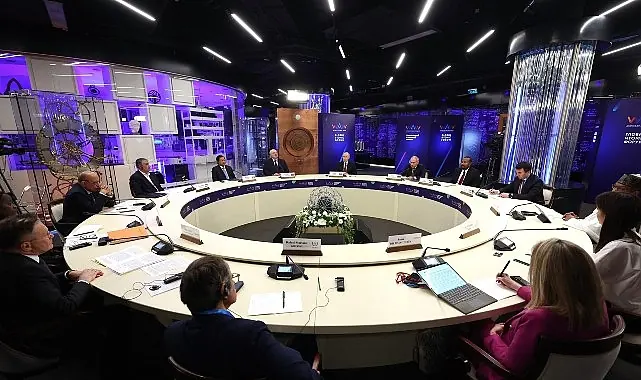 Rusya Devlet Başkanı Vladimir Putin Atom Müzesi’ni ziyaret etti