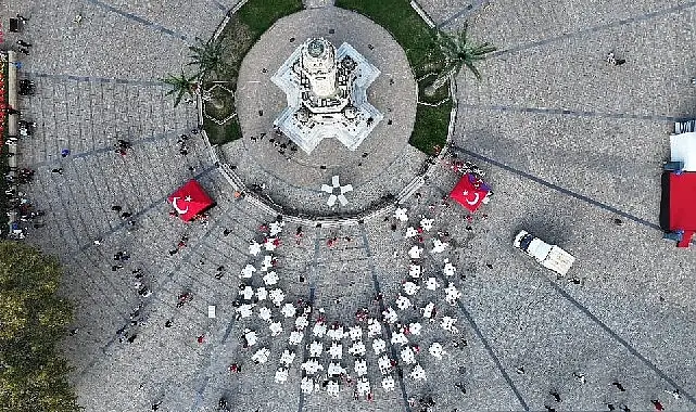 Cumhuriyet Coşkusu “İzmir Zekâ Oyunları Projesi” İle Devam Ediyor