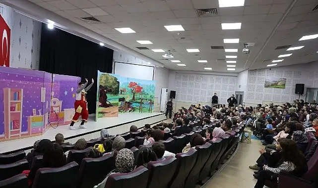 Kartepe’de Neşe ve Cesaret Dolu Tiyatro