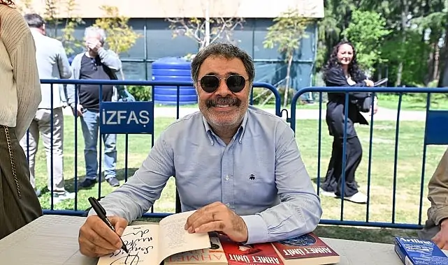 İzmir’de edebiyatın kalbi Kültürpark’ta attı