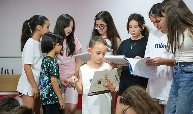 Tiyatronun yeni yetenekleri Karşıyaka’da yetişiyor